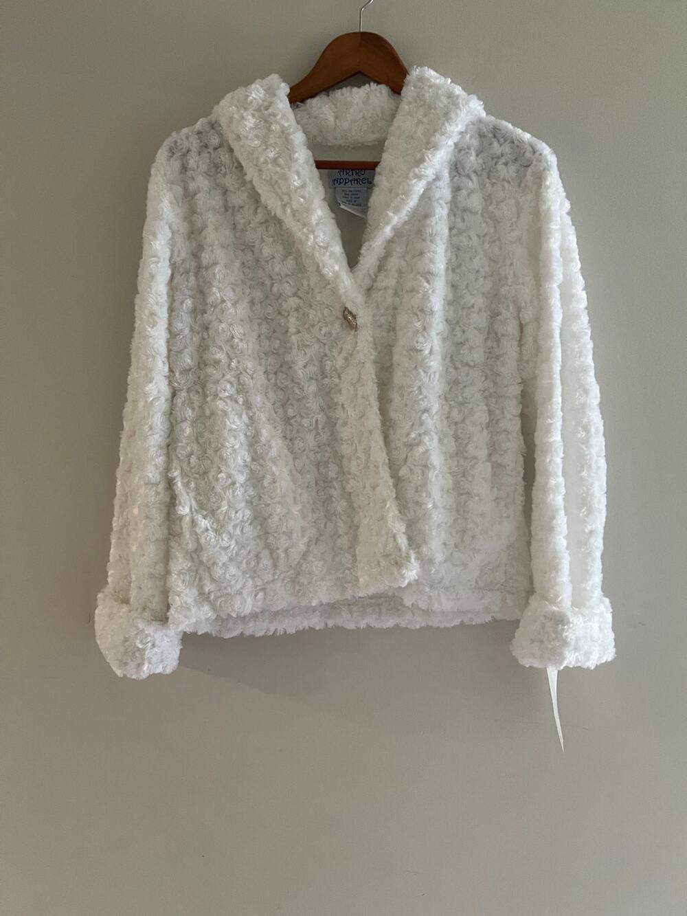 NEW Artro Apparel Soft & Fluffy Jacket One Button Rosettes White Size Small